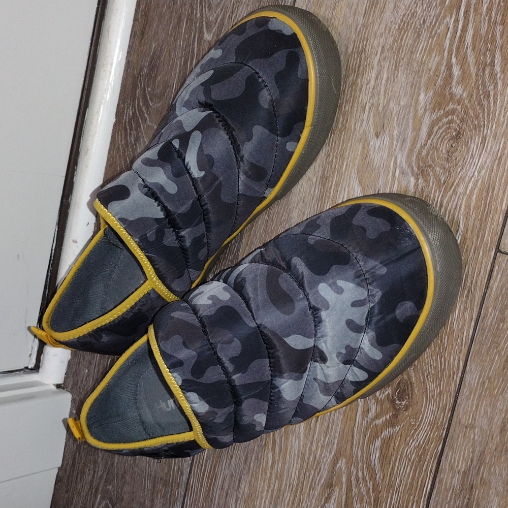 Hurley grey and blue camo puff chukka boots. Mint condition. Size 11